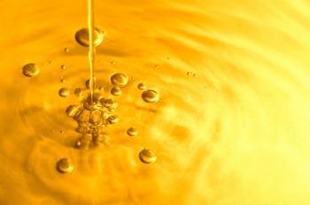 Blog06-Oil-Pouring-a